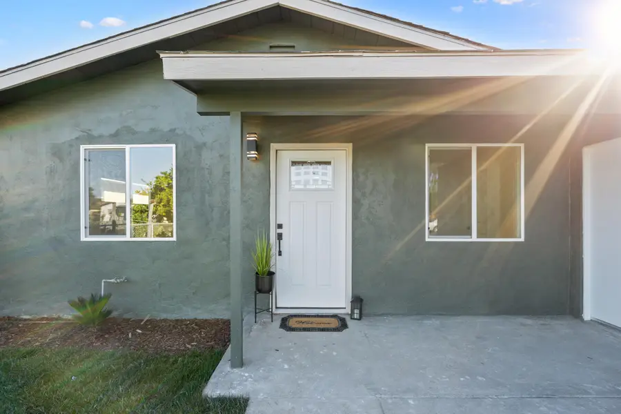 230 W 15th Place, Delano, CA 93215 - Image #3