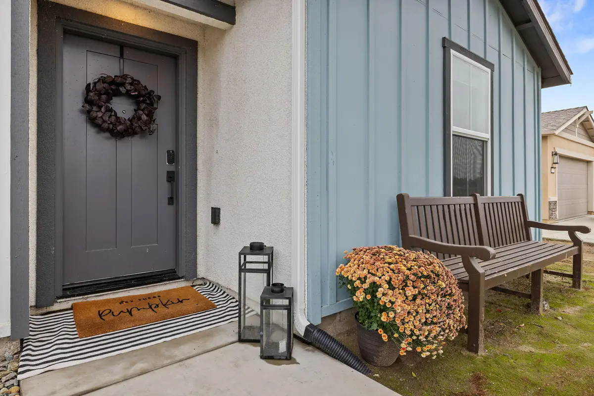 1011 E Russell Avenue, Visalia, CA 93292 - Image #1