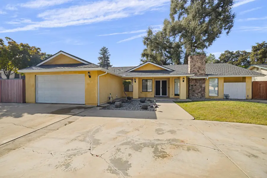 1209 N Gem Street N, Tulare, CA 93274 - Image #3