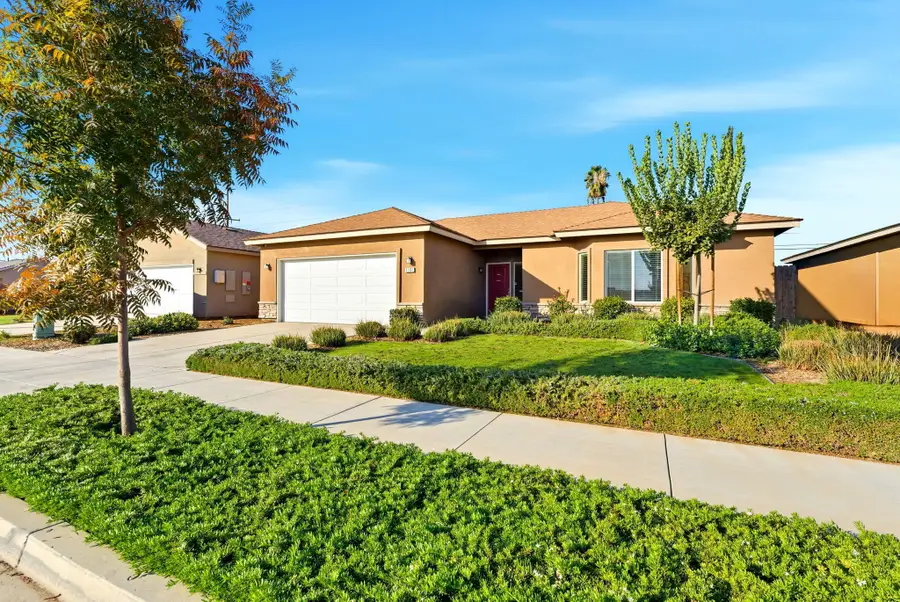 1101 S Royal Oak Place, Porterville, CA 93257 - Image #2
