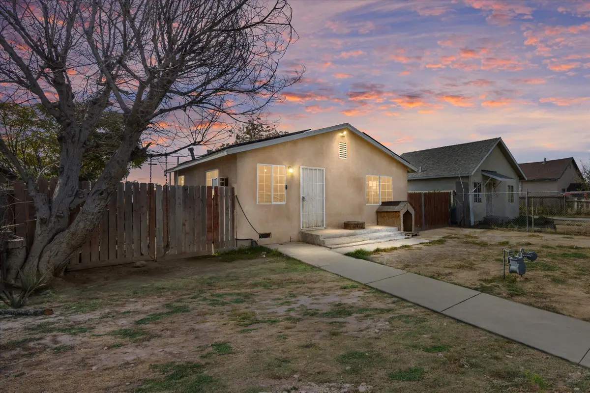 1425 Murdock Street, Bakersfield, CA 93307 - Image #1