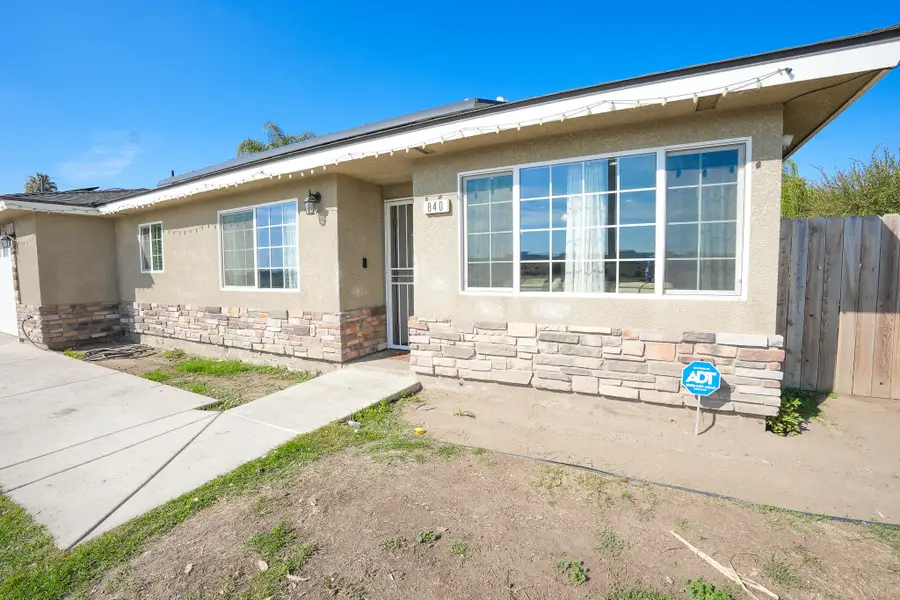 840 E Bardsley Avenue, Tulare, CA 93274 - Image #3