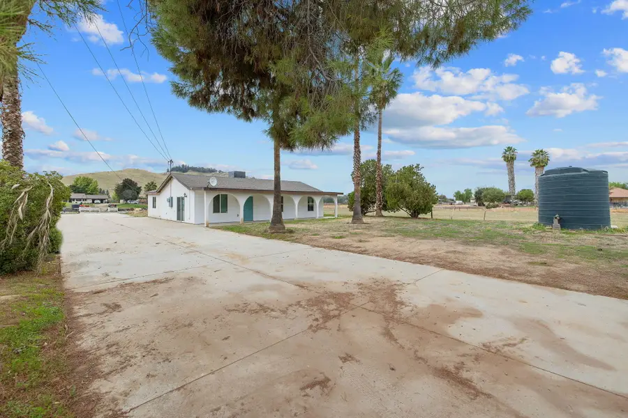 30685 1/2 Mehrten Drive, Exeter, CA 93221 - #2