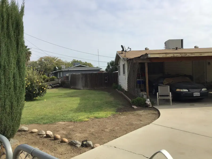 12957 Ledbetter Drive, Orosi, CA 93647 - Image #3