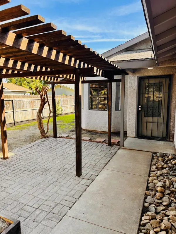 1326 S Liberty Street, Visalia, CA 93292