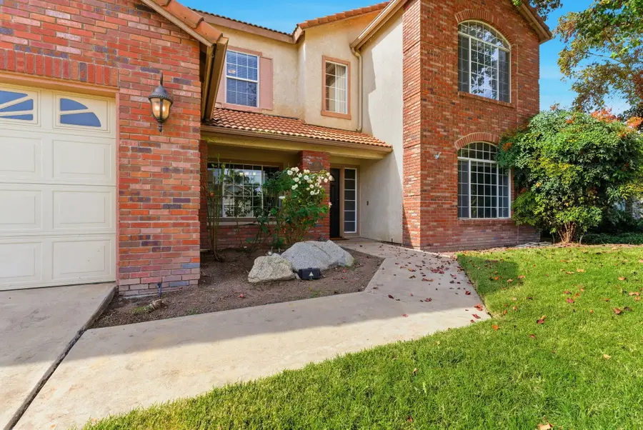 2521 S Peppertree Street, Visalia, CA 93277 - Image #3