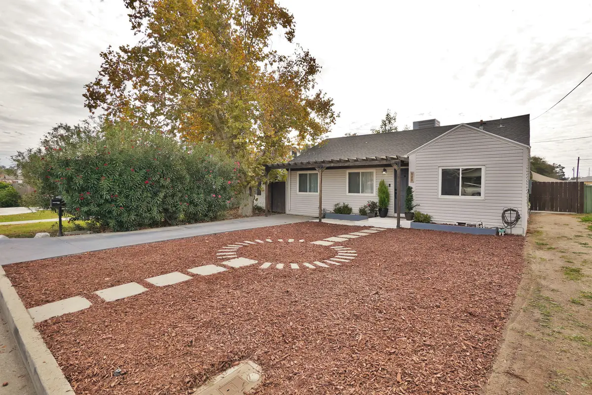 629 Neville Street, Hanford, CA 93230 - #1