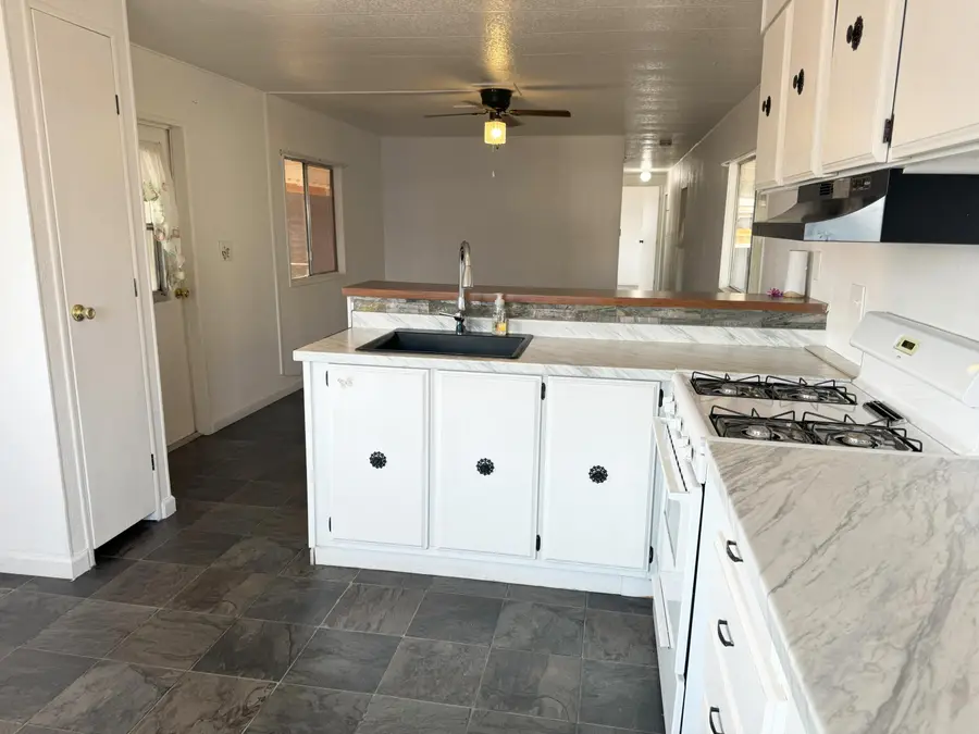 581 N Crawford Avenue #46, Dinuba, CA 93618 - Image #3