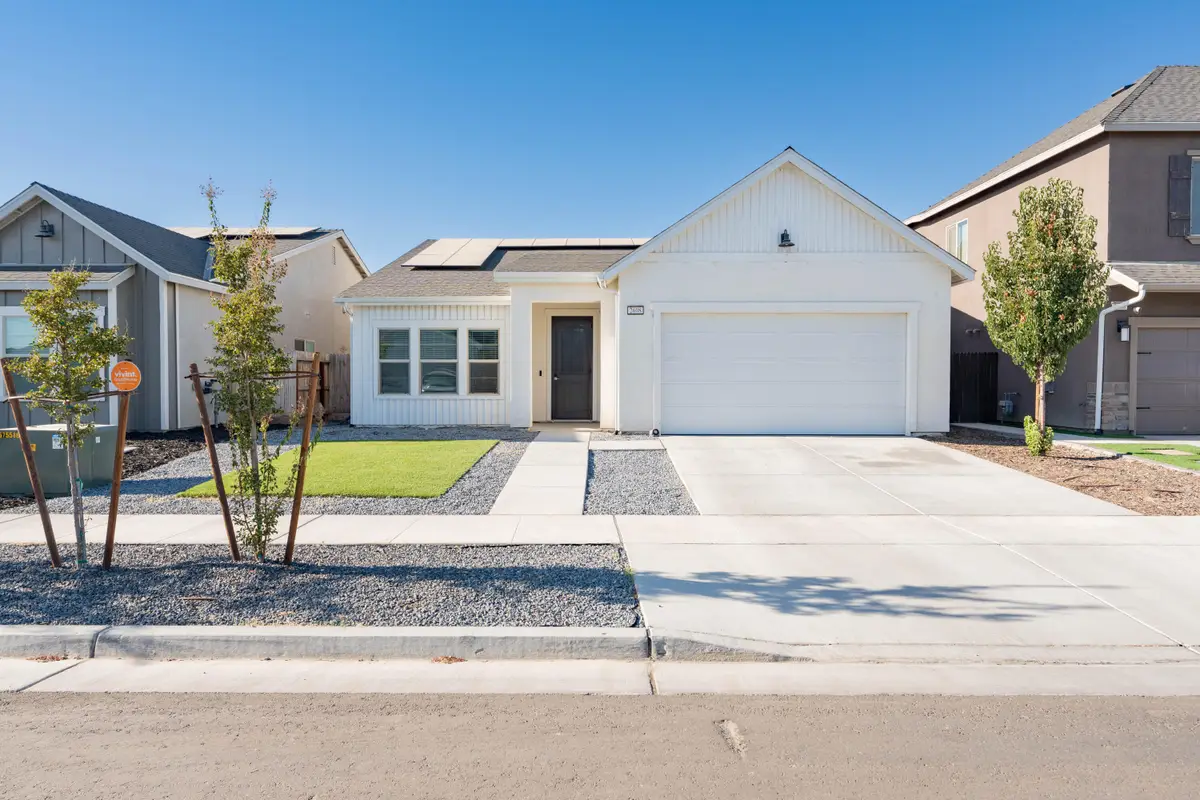 2608 W Heather Lane, Hanford, CA 93230 - Image #1