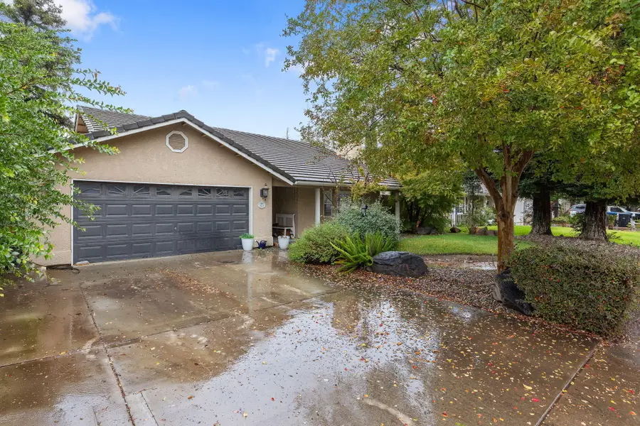 4038 E Sue Avenue, Visalia, CA 93292 - Image #2