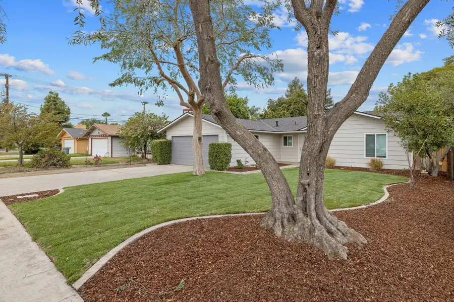 4024 W Howard Avenue, Visalia, CA 93277 - Image #2