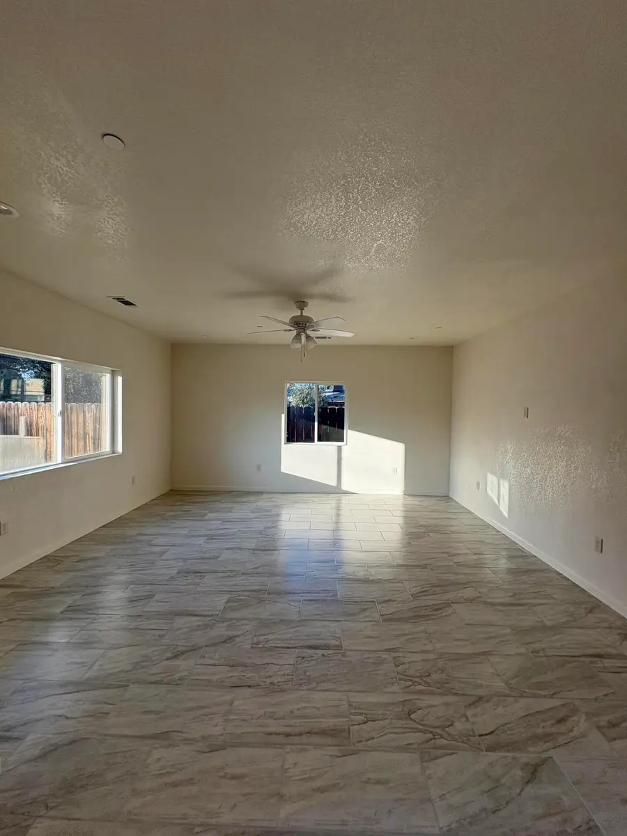 394 S Camelia Avenue, Farmersville, CA 93223 - Image #3