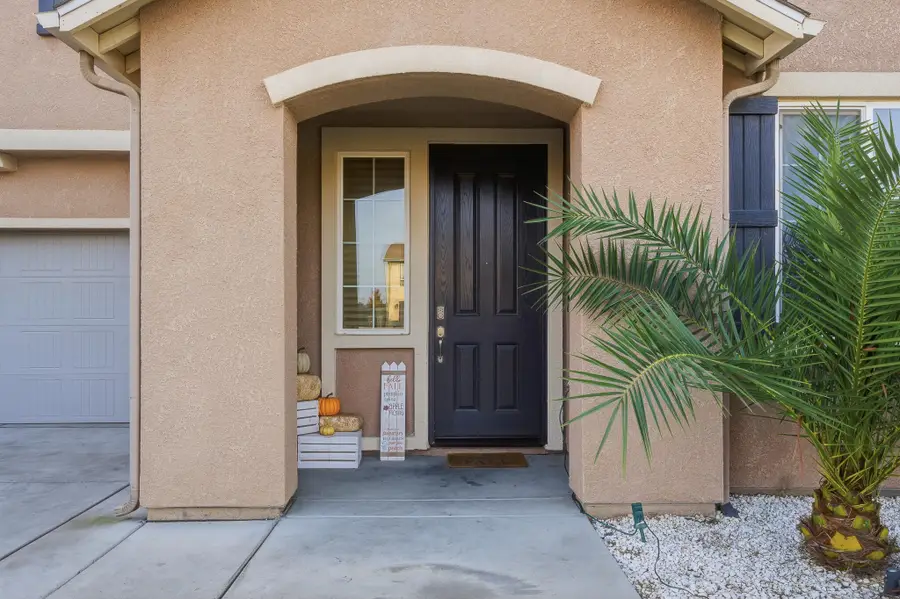 2145 N Rinaldi Court, Visalia, CA 93291 - Image #2