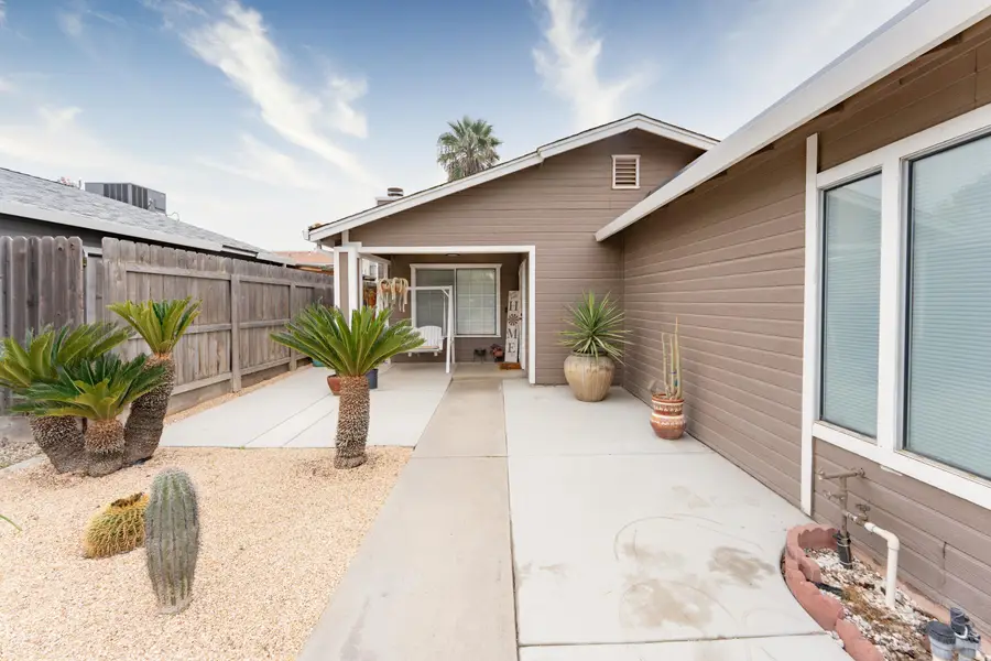 1061 11th Avenue, Kingsburg, CA 93631 - Image #2