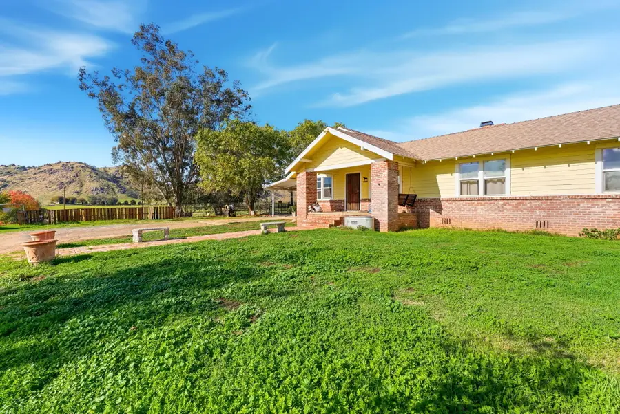 37801 Rd 200, Woodlake, CA 93286 - Image #2