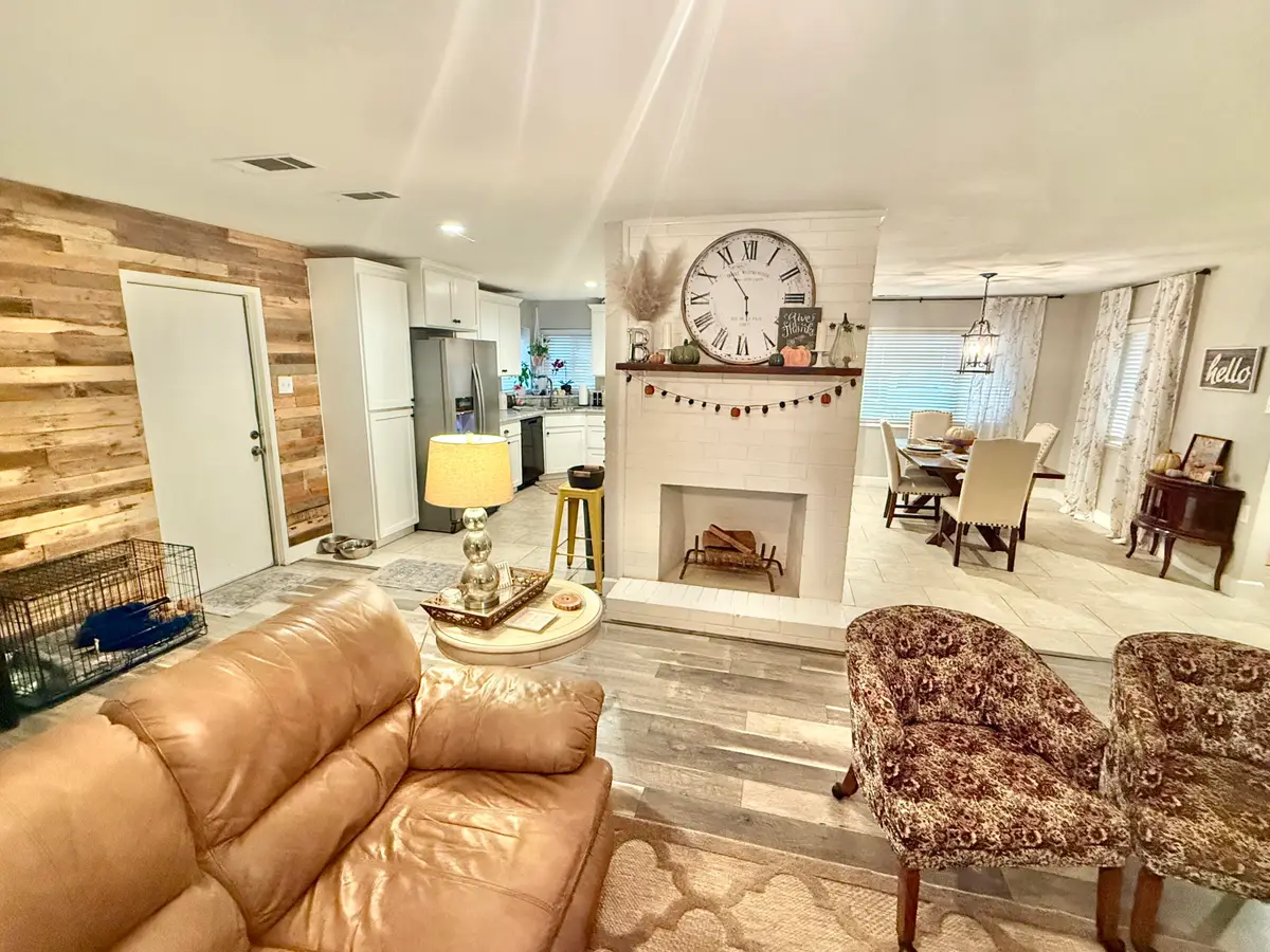 1674 W Morton Avenue, Porterville, CA 93257 - Image #1