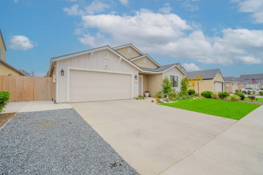 2121 E Oak Avenue, Visalia, CA 93292 - Image #2