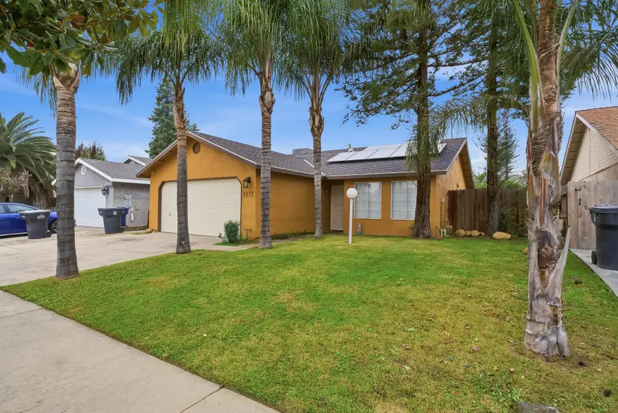 1371 Pepperwood Street, Tulare, CA 93274 - Image #2