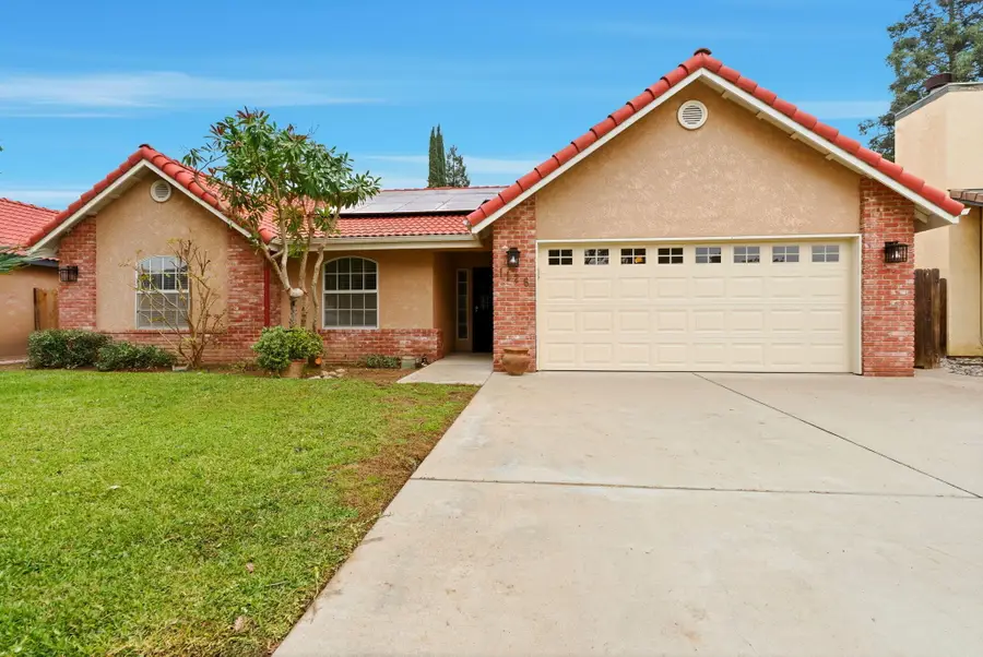 1126 N Crenshaw Street, Visalia, CA 93291 - Image #2