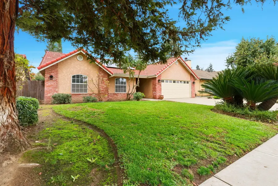 1126 N Crenshaw Street, Visalia, CA 93291 - Image #3