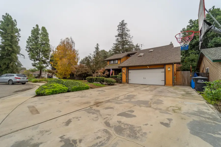 4121 W Grove Court, Visalia, CA 93291 - Image #2