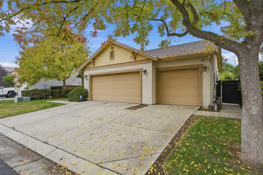 1363 Windsong Drive, Tulare, CA 93274 - Image #3