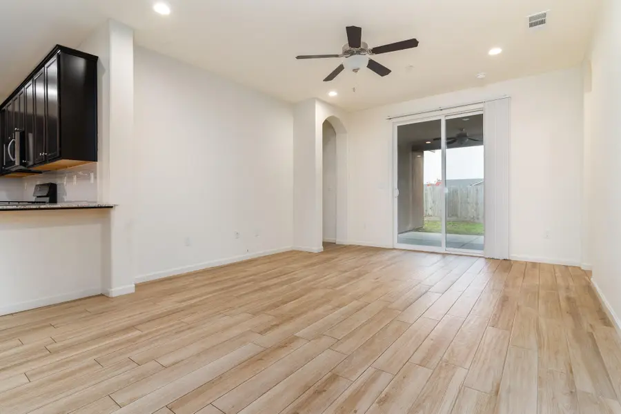3224 Dorset Street, Tulare, CA 93274 - Image #2