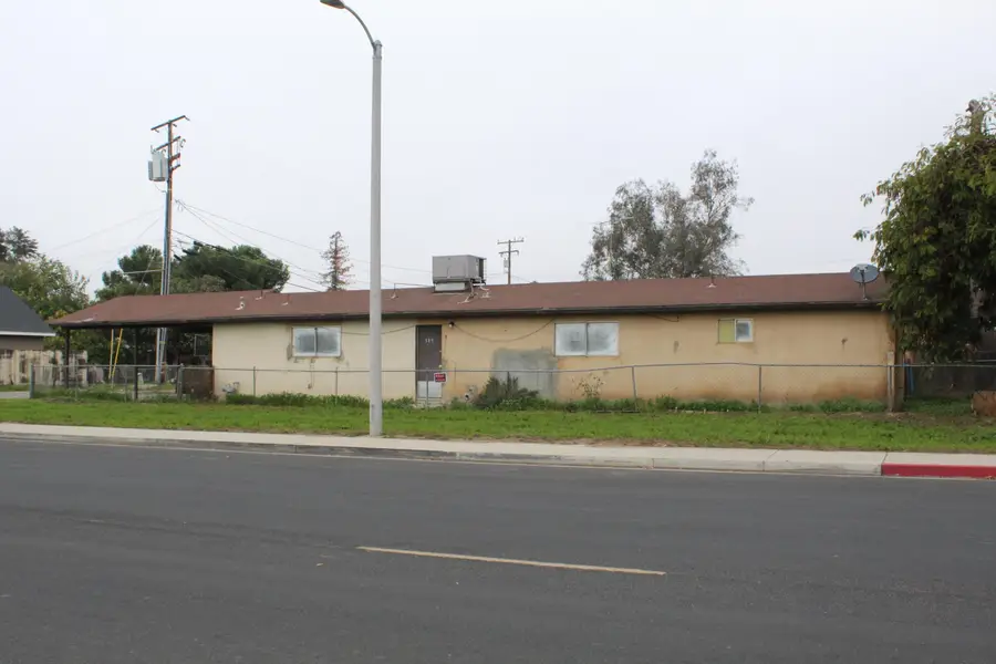 389 S Cornell Street, Porterville, CA 93257 - Image #2