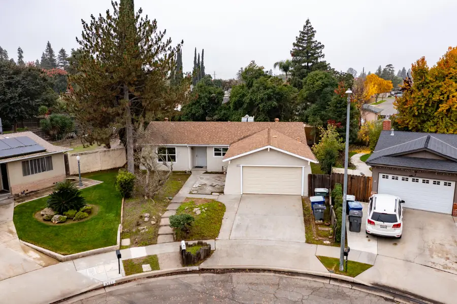 6075 N Selland Avenue, Fresno, CA 93711 - Image #2