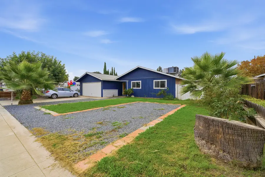 1705 S Bradley Street, Visalia, CA 93292 - Image #2