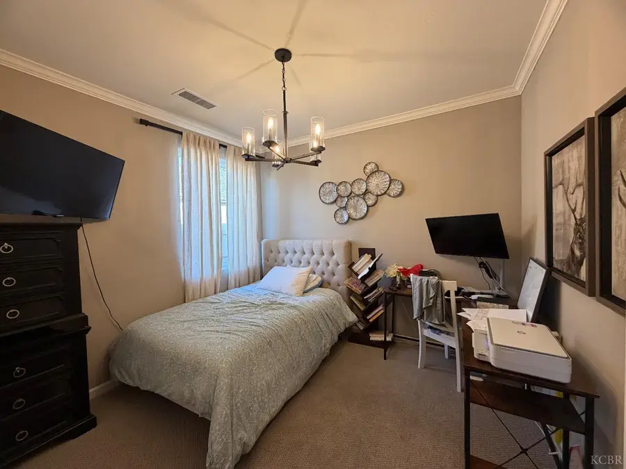 2215 Madeline Drive, Hanford, CA 93230 - #3