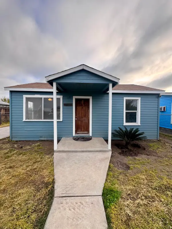 1131 W Buena Vista Avenue, Visalia, CA 93291