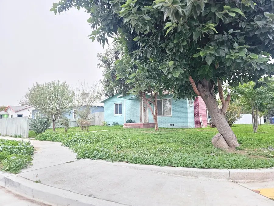 563 N O Street Street, Tulare, CA 93274 - Image #2