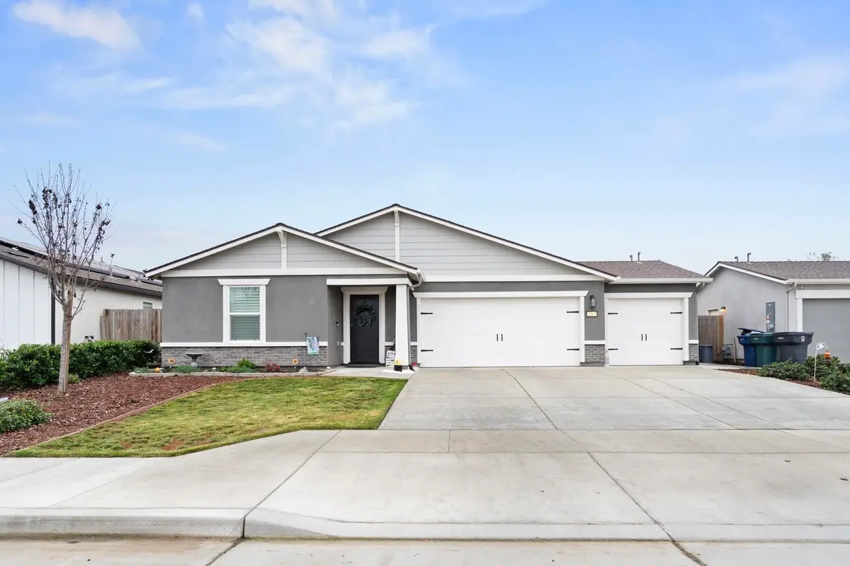 2367 Sawgrass Avenue, Tulare, CA 93274 - Image #1