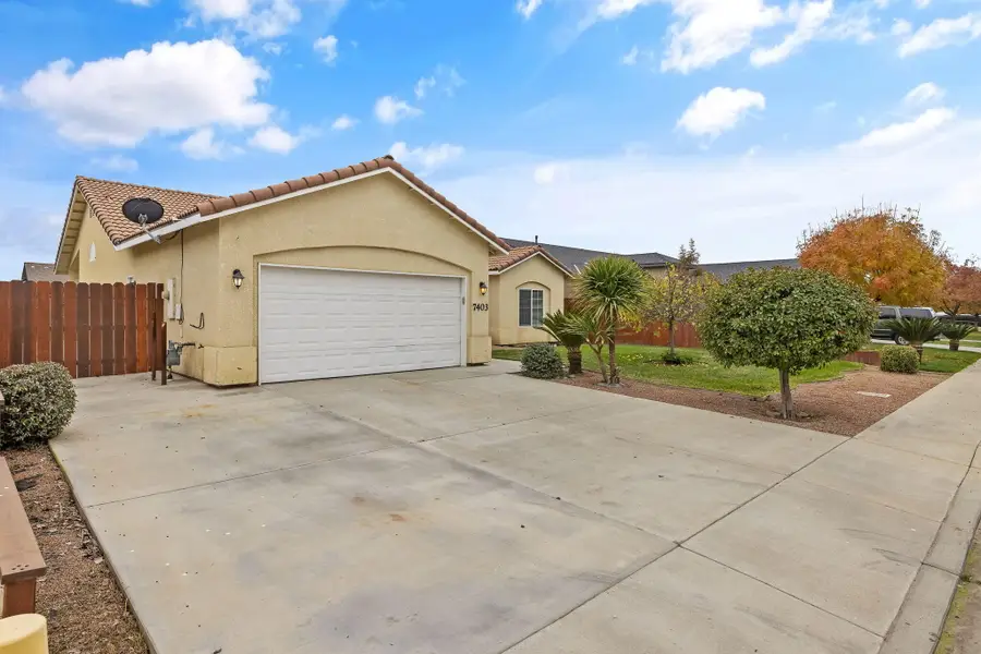 7403 Ensminger Avenue, Visalia, CA 93291 - Image #3