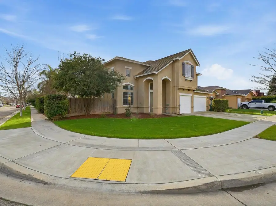 2693 Muirfield Avenue, Tulare, CA 93274 - Image #2