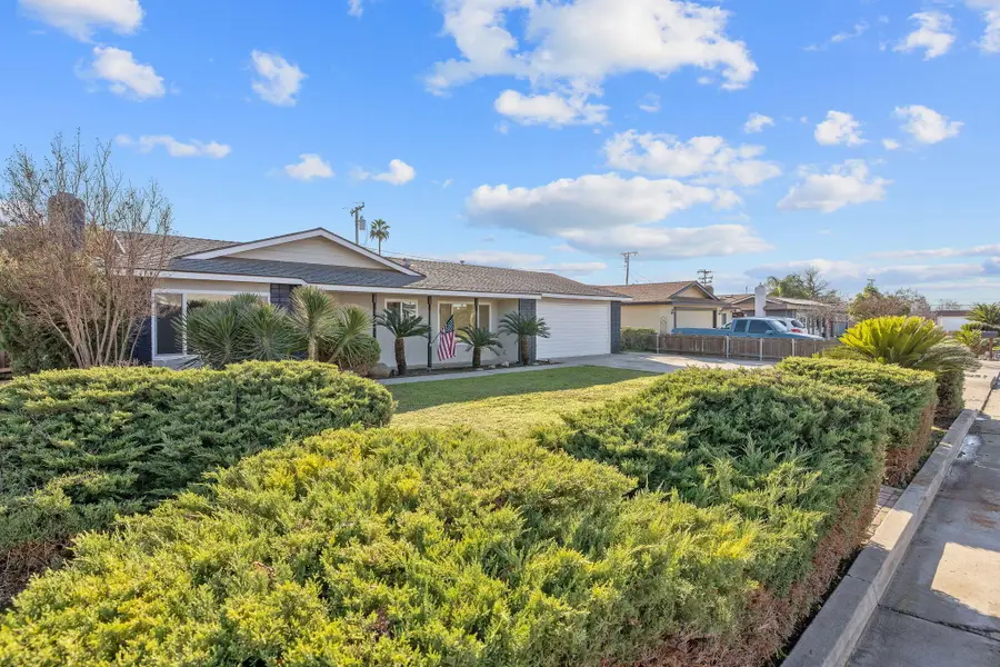 1747 E Sonora Avenue, Tulare, CA 93274 - Image #2