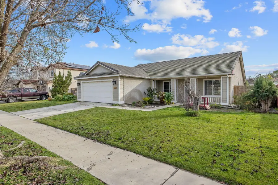 1365 Muscat Court, Hanford, CA 93230 - Image #2