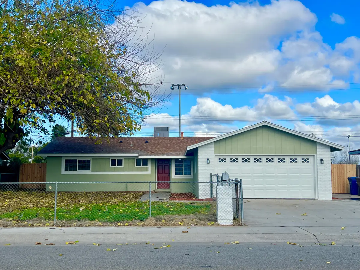 188 E Citrus Drive, Farmersville, CA 93223 - Image #1