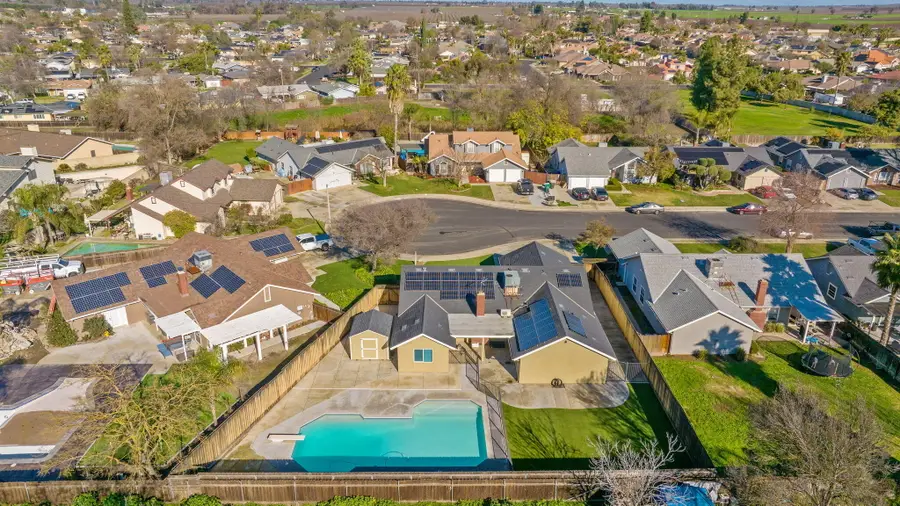 399 Palm Circle, Hanford, CA 93230 - Image #3