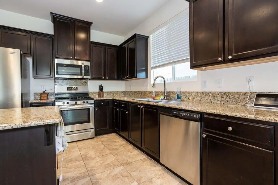 3917 E Myrtle Avenue, Visalia, CA 93292 - Image #3