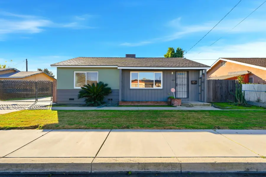 1683 W Morton Avenue, Porterville, CA 93257 - Image #2