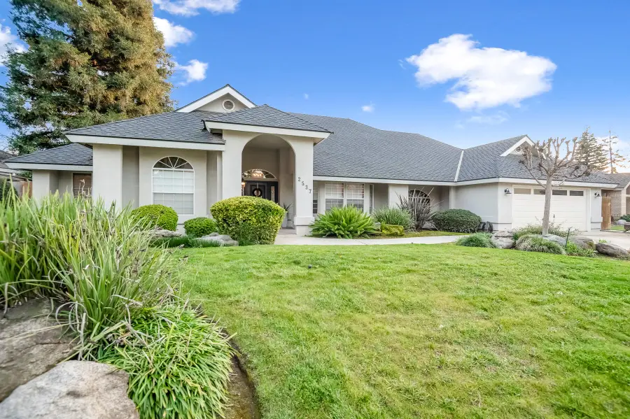 2537 E Hillcrest Court, Visalia, CA 93292 - Image #2
