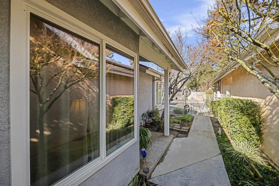 1515 E Castlecrest Avenue, Visalia, CA 93292 - Image #2