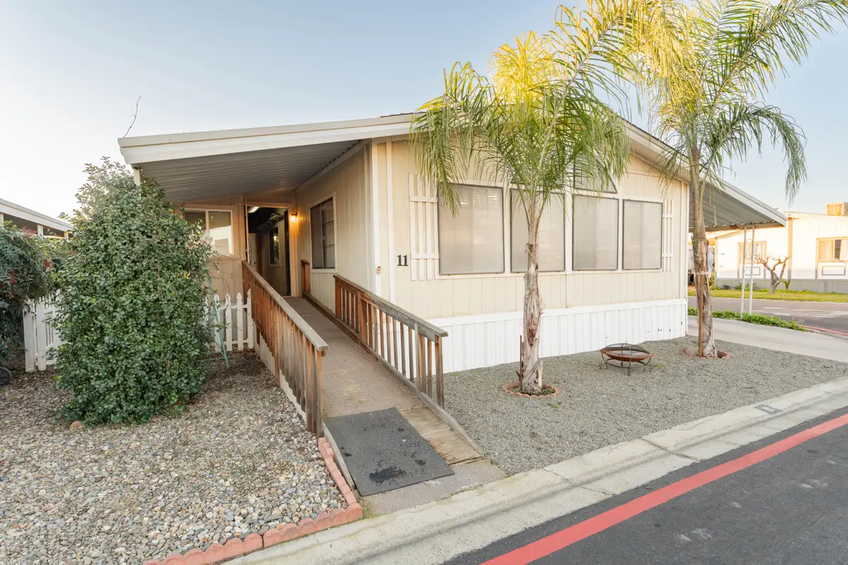 975 N H Street #11, Tulare, CA 93274 - Image #1
