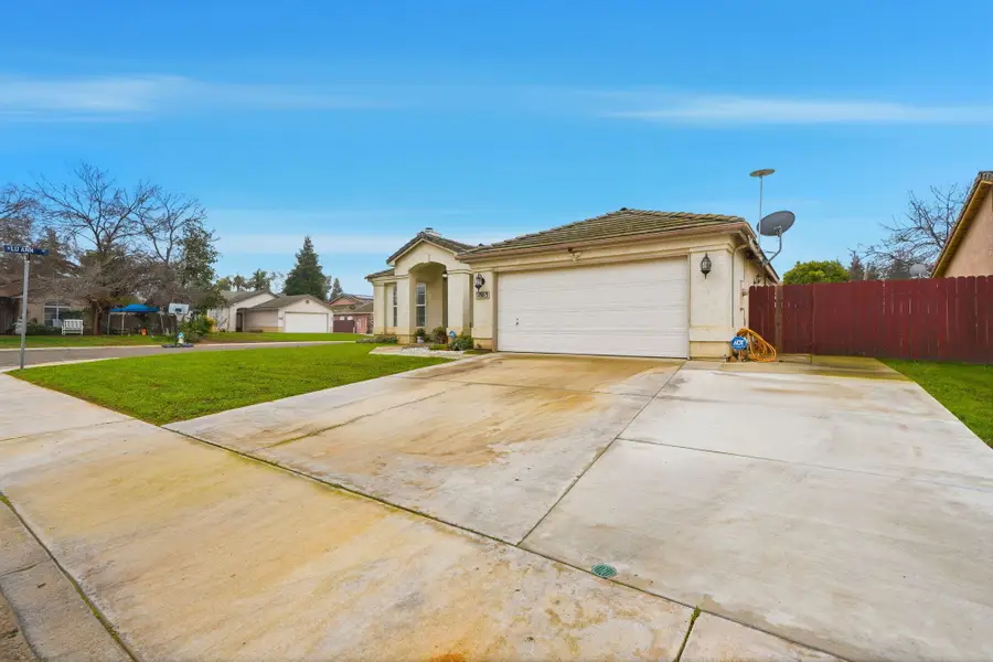 1865 W Wall Avenue, Porterville, CA 93257 - #3
