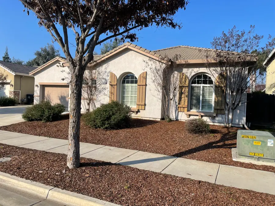 3020 W Ceres Avenue, Visalia, CA 93291 - Image #2