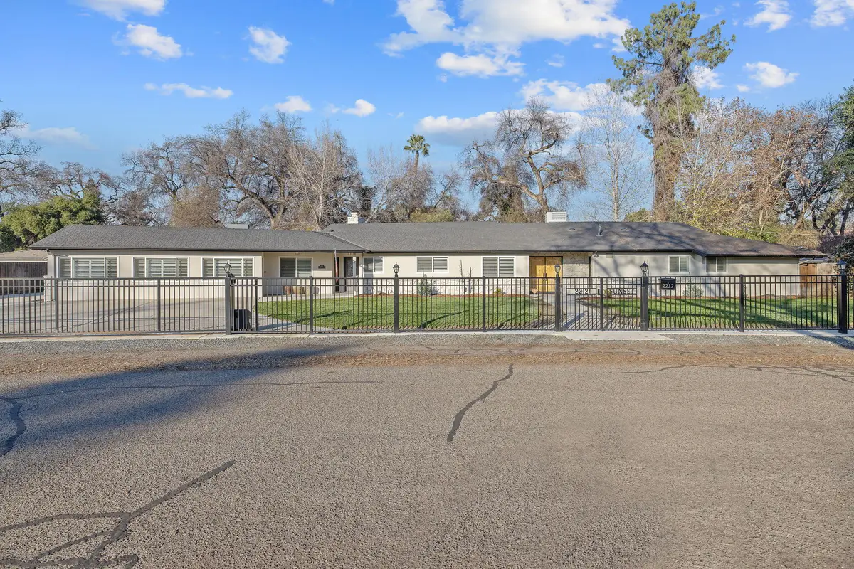 2212 W Sunset Drive, Visalia, CA 93291 - Image #1