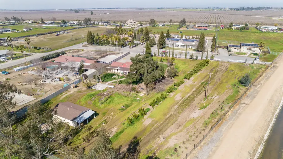 25540 Lynn Place #B, Madera, CA 93638 - #2