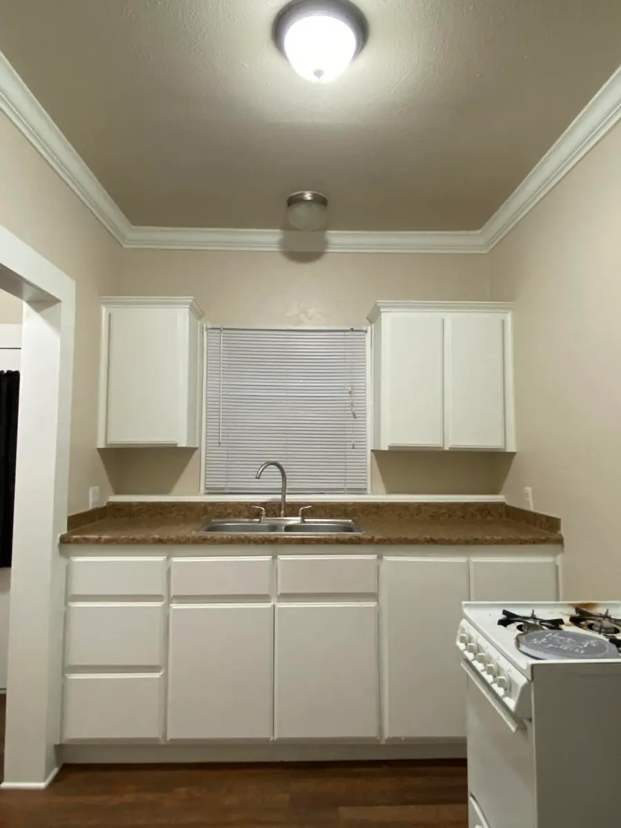 237 S C Street, Exeter, CA 93221 - Image #2